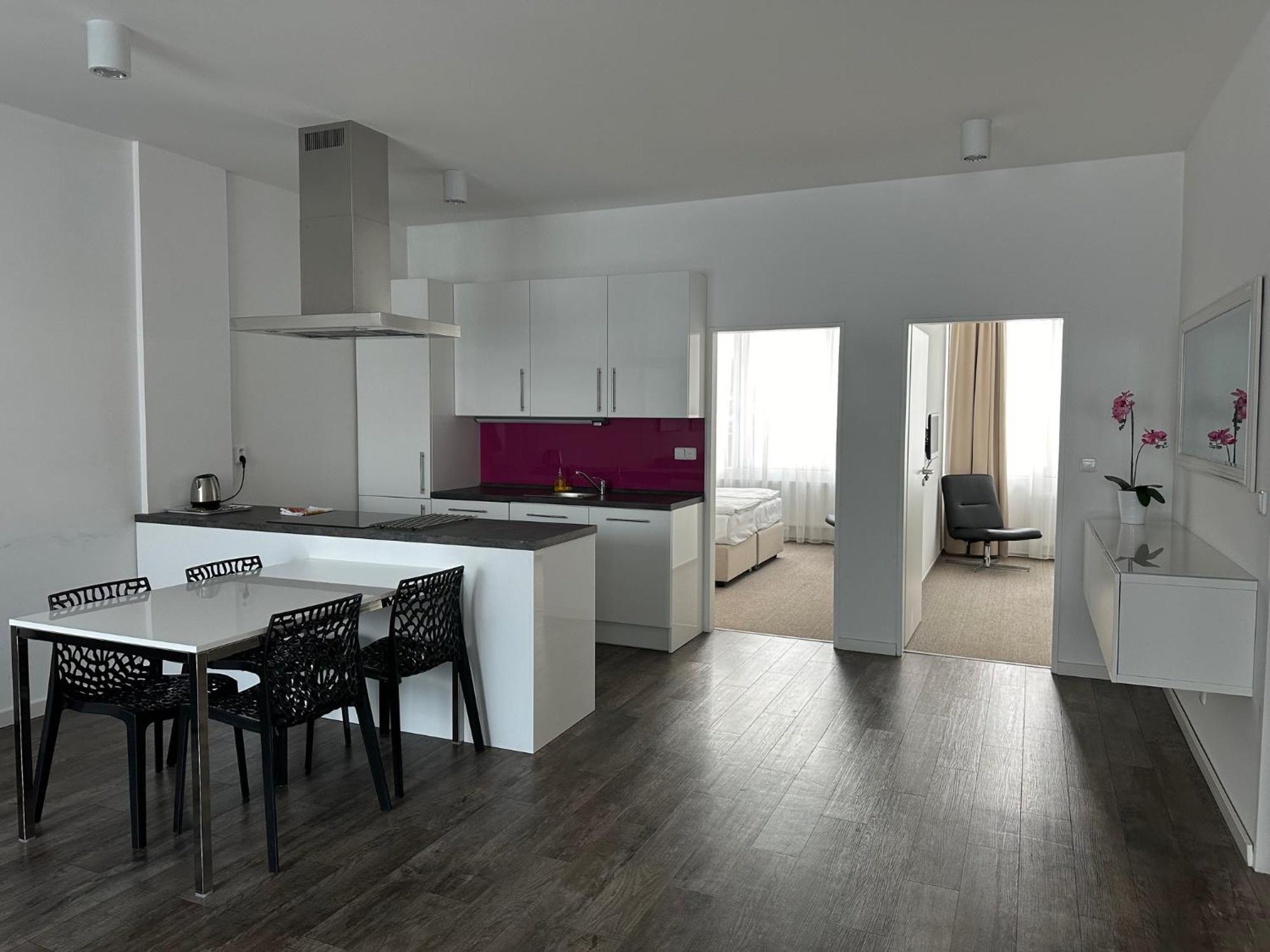 Hotel Kapitol 4*
